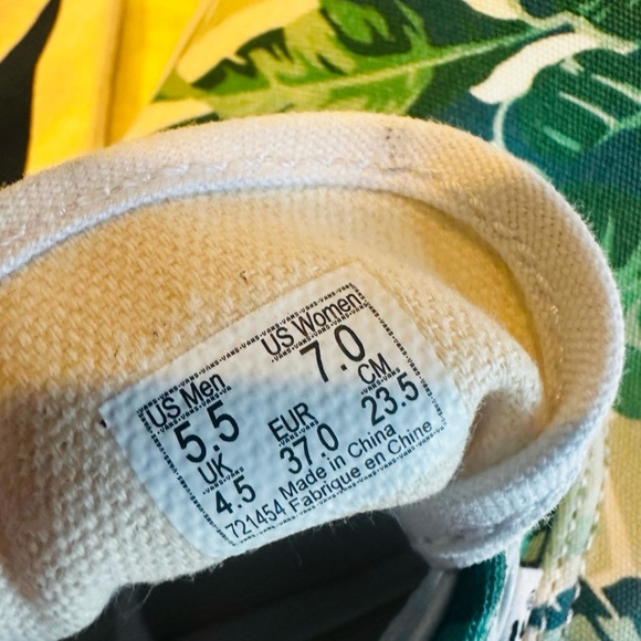 Vans Custom Made "leaf me alone" brand new womens sz7 mens 5.5 NWT - Picture 3 of 8